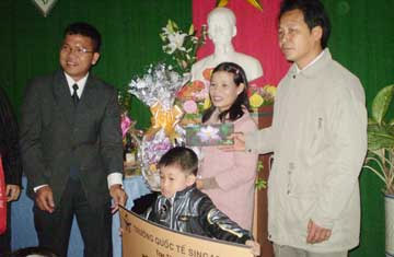 5 tuổi nhận học bổng trên 100 triệu